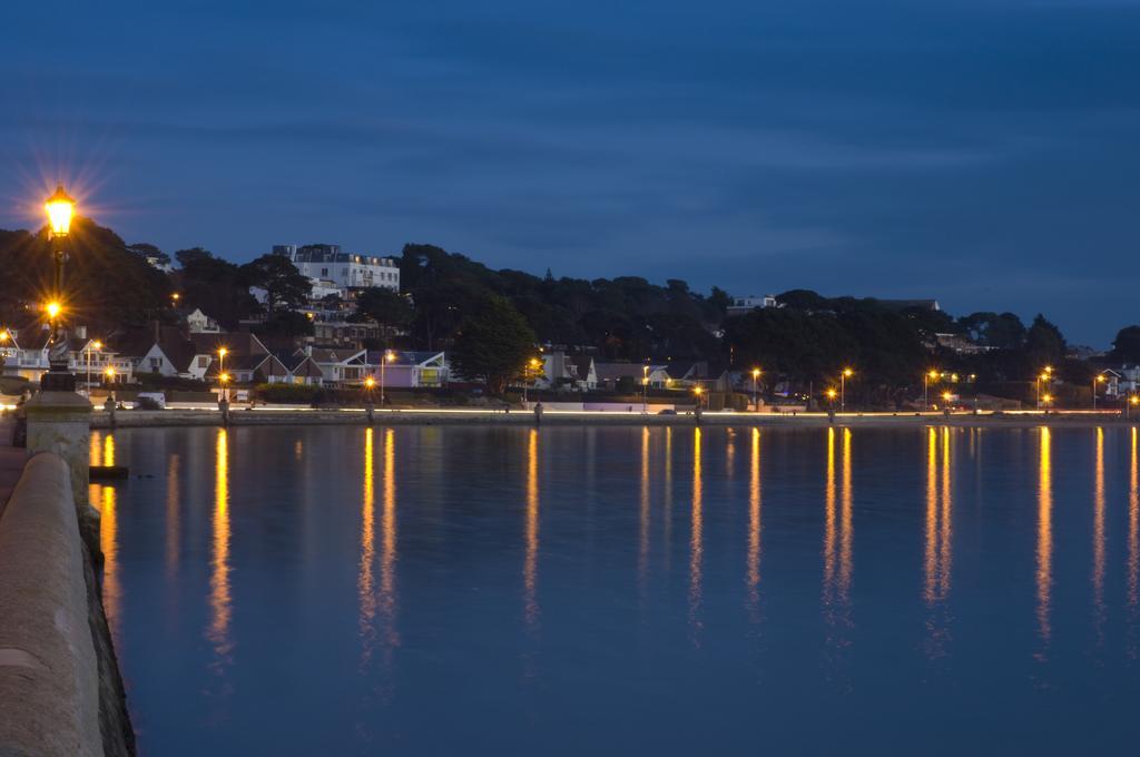 The Canford Poole Extérieur photo
